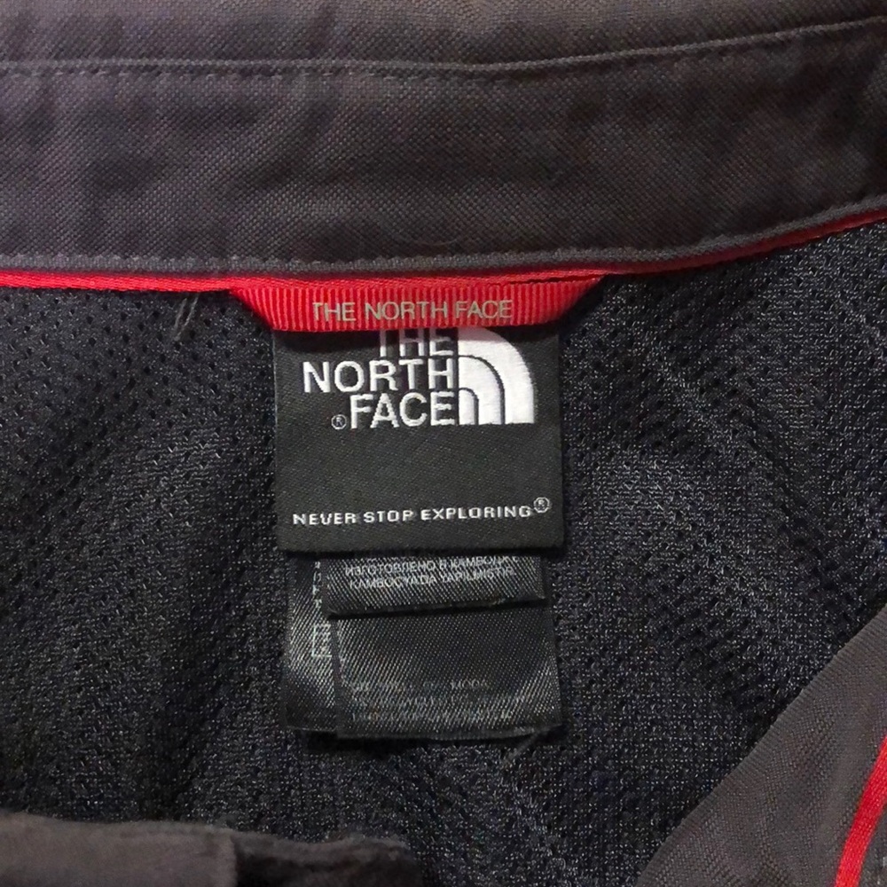 The North Face Button-Up - Picture 3 of 5